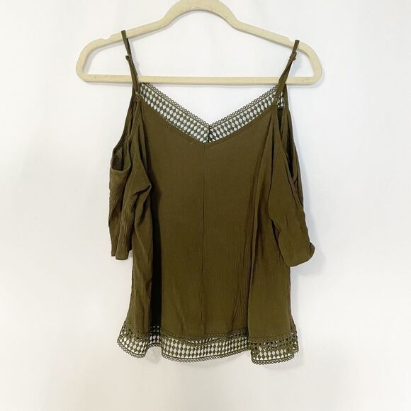 🟢Morale Fiber Olive Cold Shoulder Top M - Picture 4 of 7